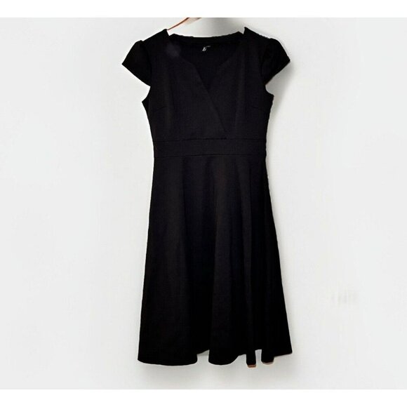 Miusol Womens Black Solid Fit And Flare Dress V Neck Sleeveless Size Large - Picture 1 of 8